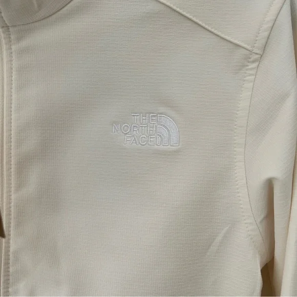 NWT The North Face Women's Willow Stretch Jacket in White Dune